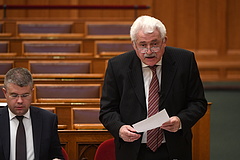 Most akkor 100 vagy 150 új gyár épül Magyarországon?