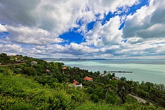 Új célcsoport jelent kihívást a Balatonnál, nem győzik őket kiszolgálni