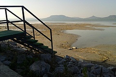 Naponta egy centit apad a Balaton, csak ez zöld trutymó marad a tóból augusztusra?